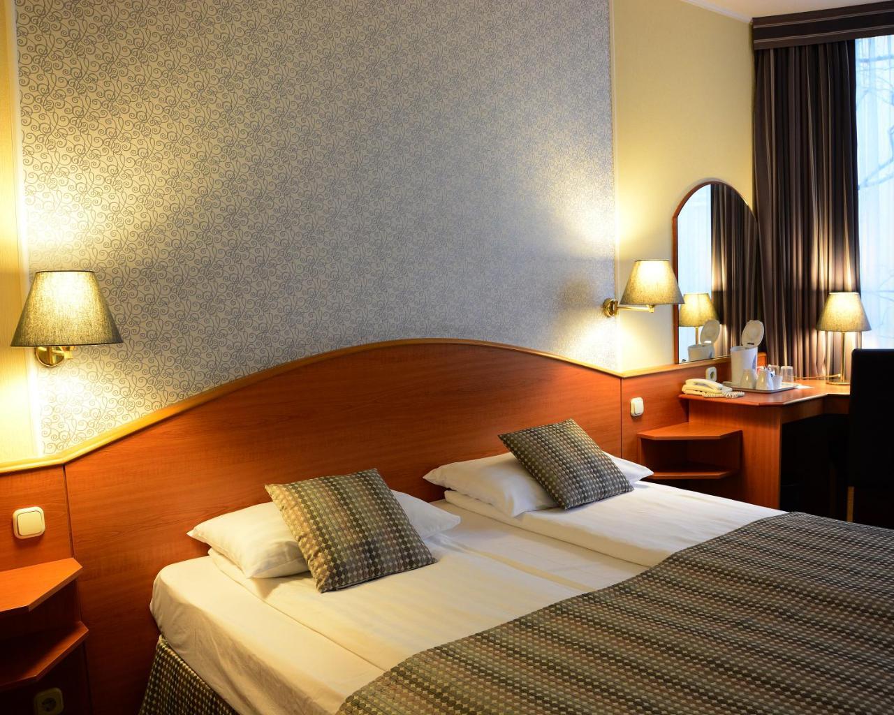 Orion Varkert Hotel