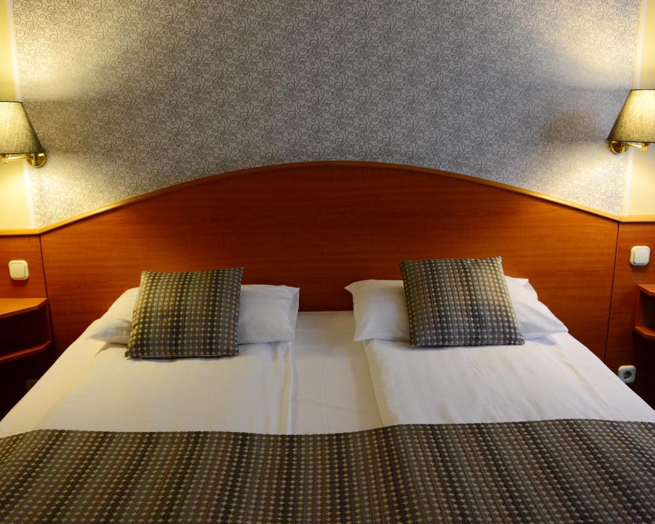 Orion Varkert Hotel