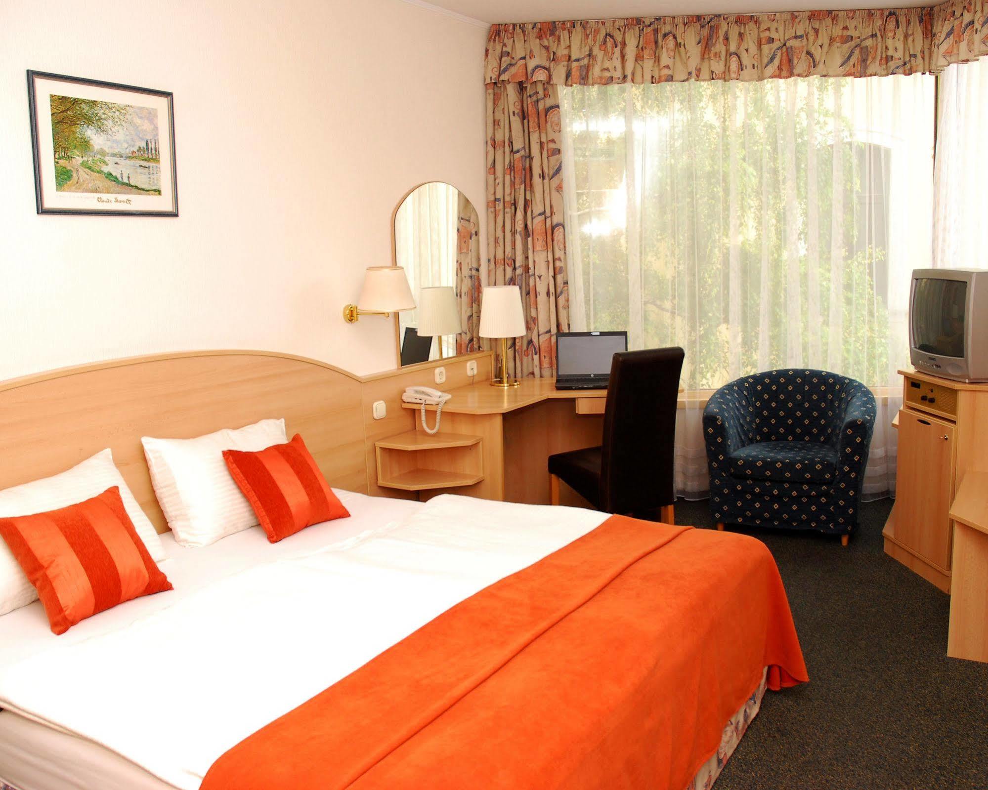 Hotel Orion Varkert