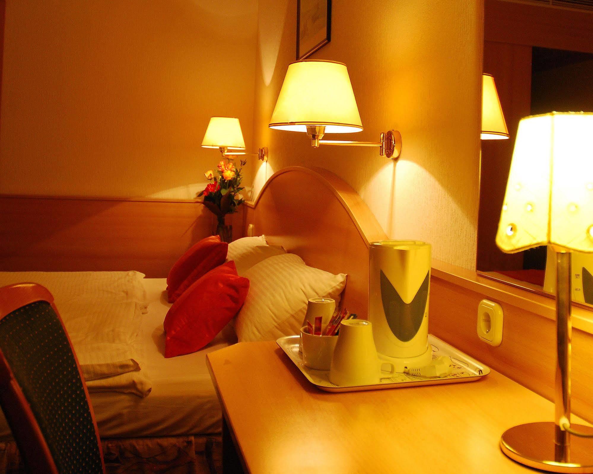 Orion Varkert Hotel Budapeste
